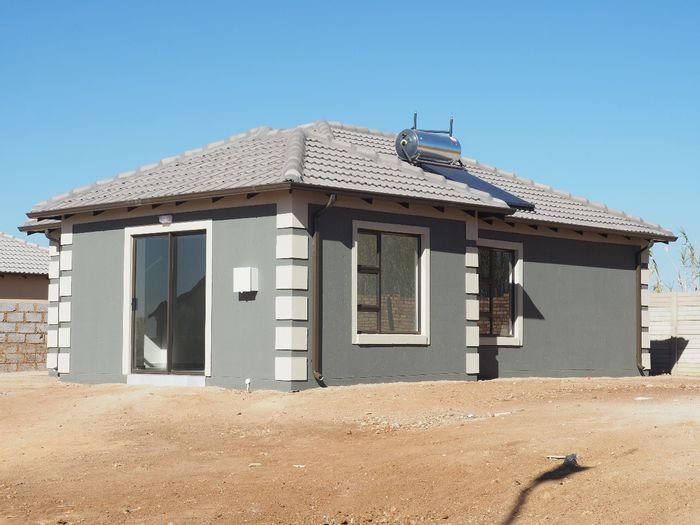 2-Bedroom House For Sale in Selcourt with open-plan layout and secure community.