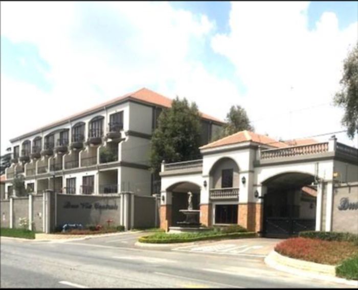 Morningside Apartment To Rent: 3 beds, 3 baths, balcony, secure complex, prime location.