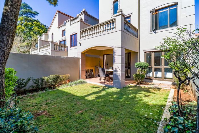 For Sale: 2-Bedroom Apartment in Melrose with garden, pool, and security amenities.