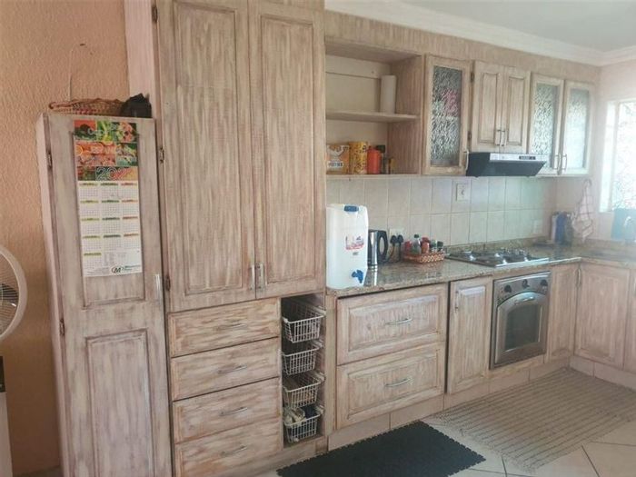 2-Bedroom Townhouse in Kempton Park Central For Sale with double garage and study.