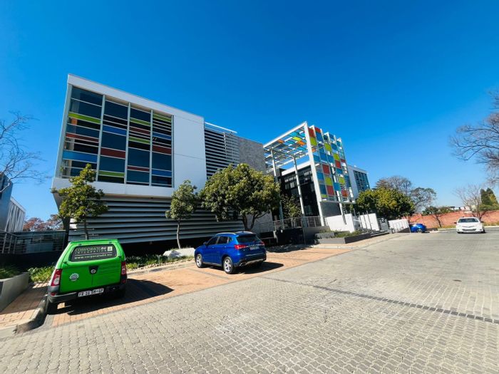 Bryanston Commercial Office To Rent: Fitted space, backup generator, prime location.