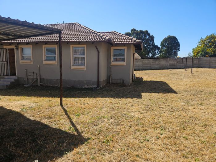 Rynfield AH House For Sale: 4 bedrooms, secure complex, community living, 24-hour security.