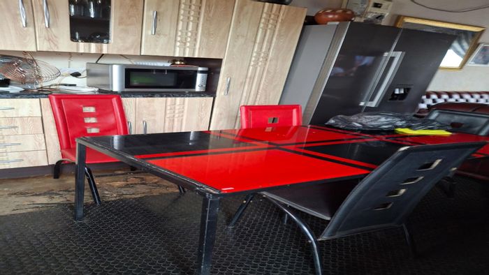 House for Sale in Tsakane Ext 12: 1 Bedroom, open plan, large stand.