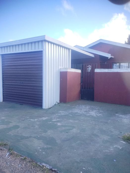 House for Sale in Esikhawini Central: 2 bedrooms, carport, close to amenities.
