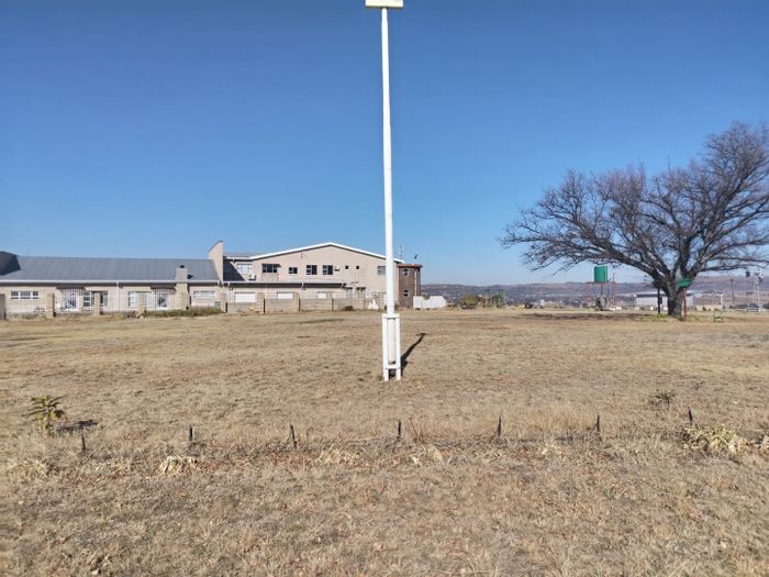 Ladybrand Rural House For Sale: Multi-purpose estate with residential, commercial, and agricultural potential.