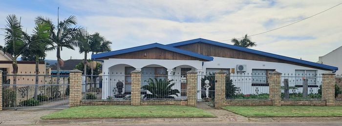 For Sale: House in Bothasrus with pool, braai area, and double garage.