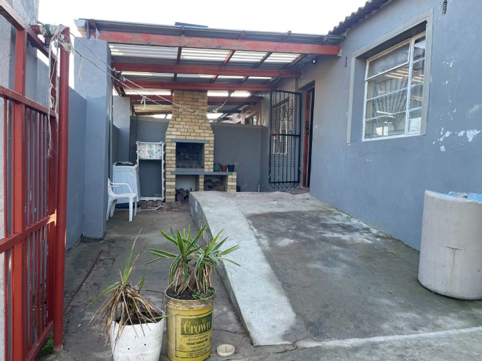 3-Bedroom House with Granny Flat for Sale in Protea Park, Great Investment Opportunity!