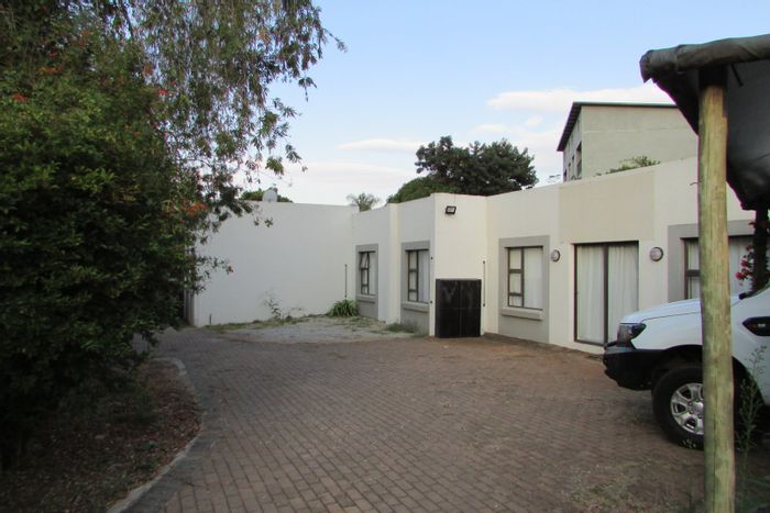 Dual-living 6-bedroom house in White River Central, For Sale with rental income.