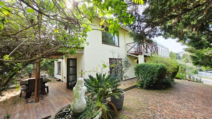 For Sale: Spacious house in Groenvallei with pool, guest suite, and dual income potential.