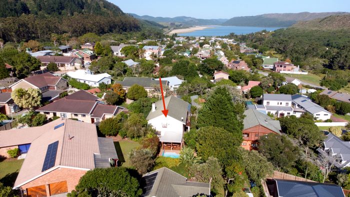 For Sale: Spacious house in Groenvallei with pool, guest suite, and dual income potential.