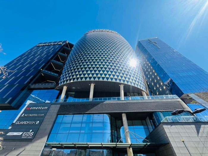 Commercial Office Space To Rent in Sandton Central, 463 sqm, eco-friendly design.