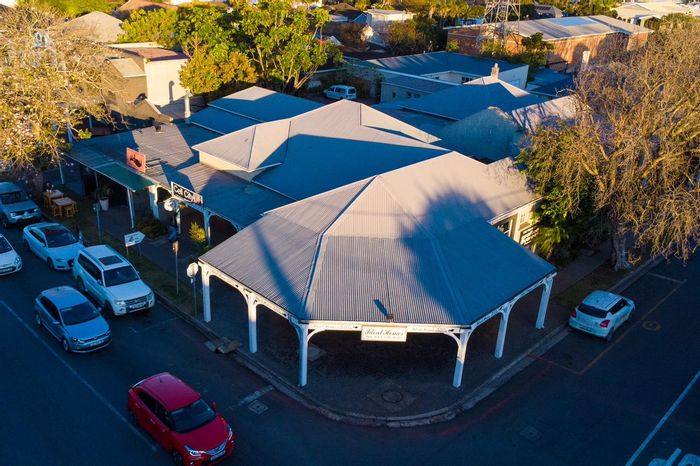 For Sale: Multi-tenanted commercial property in Vincent with high visibility and parking.