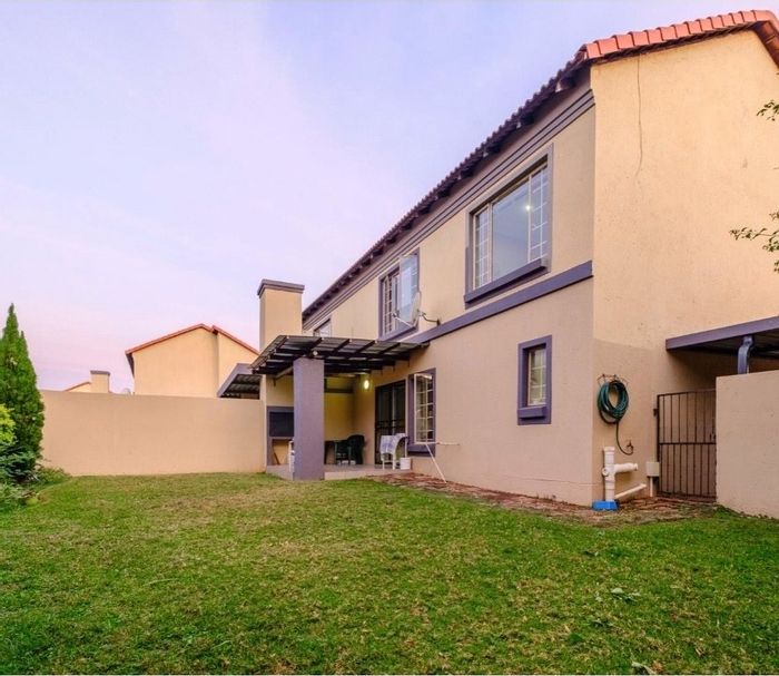 For Sale: Annlin Townhouse with 3 bedrooms, garage, patio, and security features.