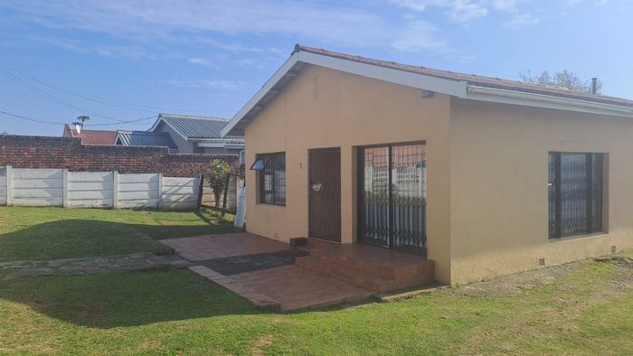 3-Bedroom House in Stoneydrift For Sale: Spacious erf, security features, close to amenities.