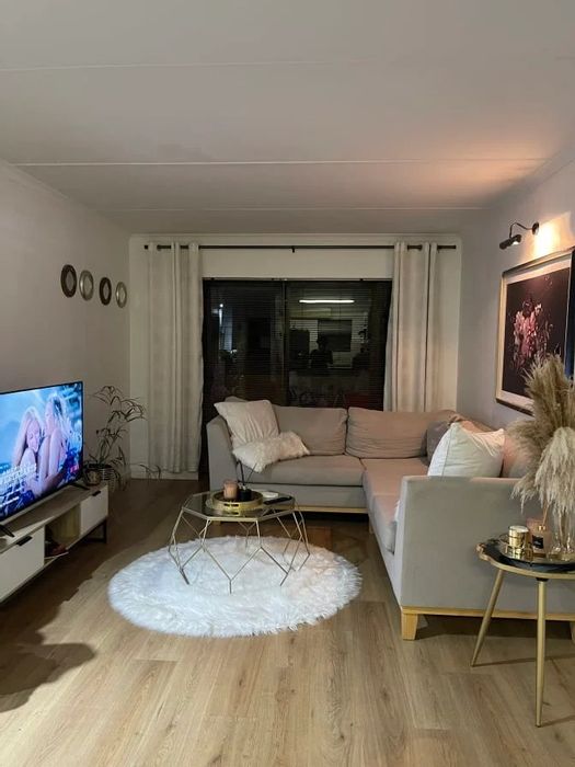 2-Bedroom Apartment To Rent in Vredekloof Heights with balcony and braai.