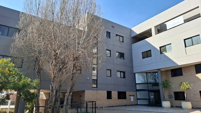 Commercial office space to rent in Carlswald, with 24-hour security and ample parking.