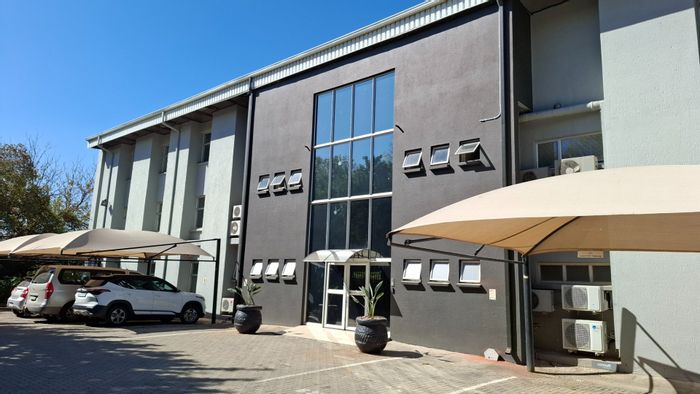 Kyalami Commercial Space To Rent: Secure park, flexible layouts, great connectivity.