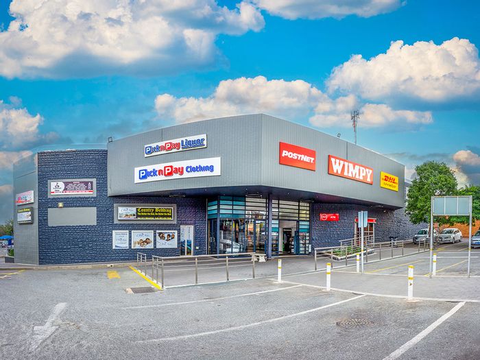 Prime retail space for rent in Noordheuwel, high foot traffic, secure parking.