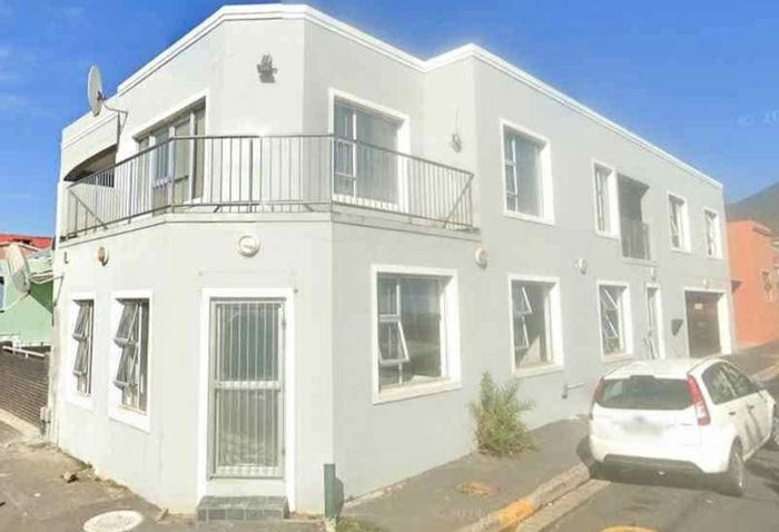 For Sale: Apartment in Salt River with garage, open-plan living, near amenities.