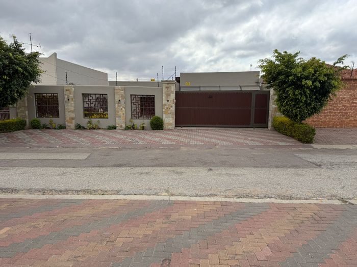 For Sale: House in Nirvana with 5 bedrooms, inverter, secure parking, and CCTV.