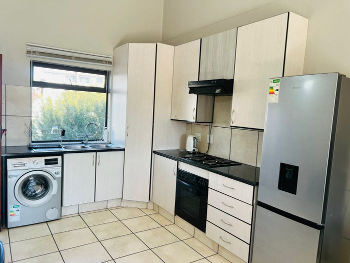 2 Bed Apartment For Sale in Greenstone Hill with Pool and 24-Hour Security.