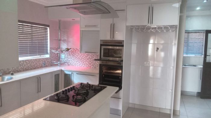 For Sale: Spacious 5-Bedroom House in Sinoville with Entertainment Area and Garage.