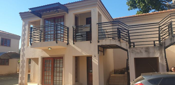 2-Bedroom townhouse in Makhado, near mall, open kitchen, R5350 rent.
