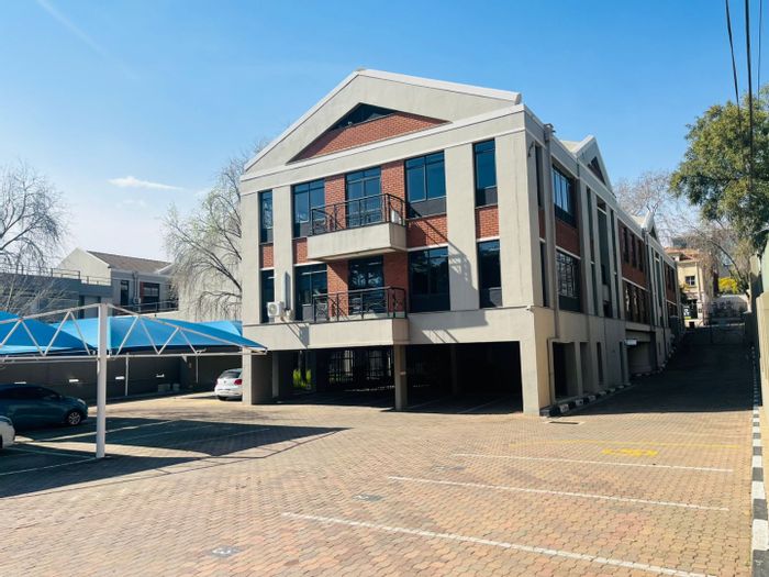 Rosebank Commercial Office To Rent: 24/7 Security, Backup Generators, Prime Location.