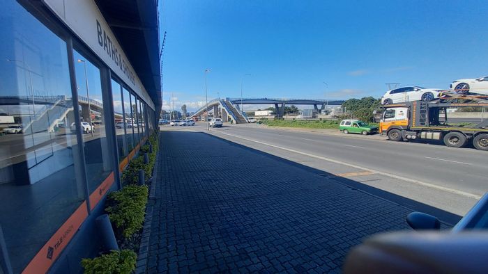 Industrial Showroom with Yard in Paarden Eiland - To Rent, 2300m2 Space Available.