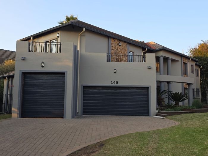 House To Rent in Silver Lakes: 4 bedrooms, en-suites, open-plan living, entertainment areas.