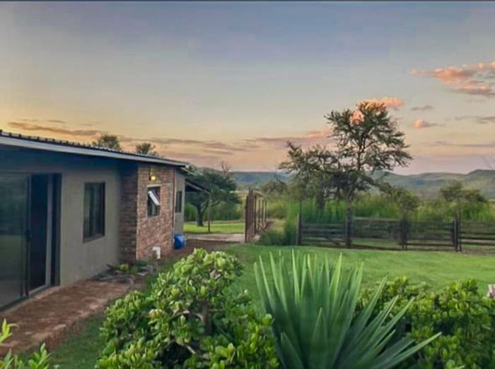 House To Rent in Doornrandje: 2 beds, fenced garden, outdoor braai, pet-friendly.