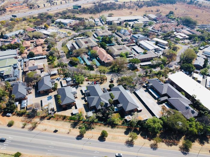 For Sale: Commercial property in Persequor with 5 office blocks and ample parking.