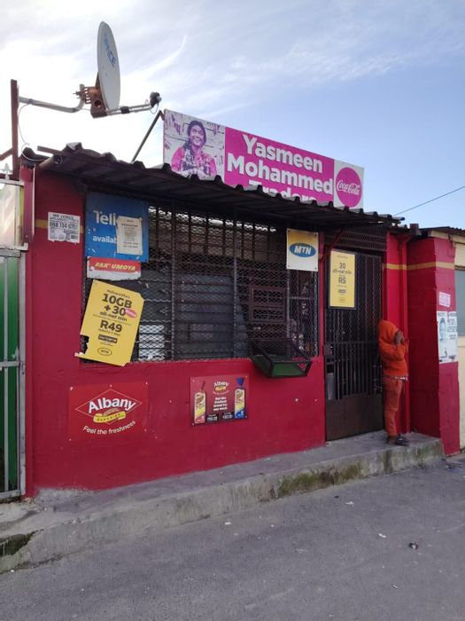 1 Bedroom House with rental income potential in Delft South, For Sale.