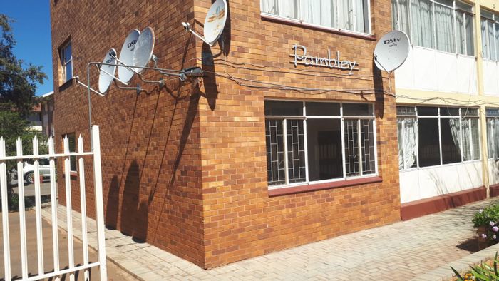 Spacious Adamayview apartment with garage, convenient location, 2 bedrooms, 1 bathroom. For Sale.