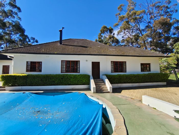 Paarl East Farm For Sale: 13.5ha with guesthouse potential and wedding venue.