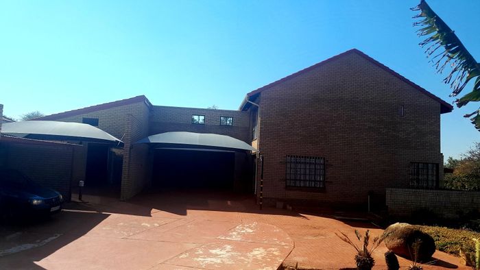 5-Bedroom House for Sale in Danville with ample parking and rental potential.