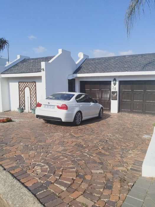 Lonehill townhouse to rent: 3 beds, 3 baths, double garage, secure complex.