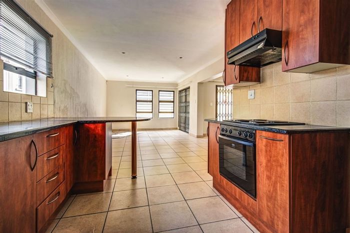 For Sale: Spacious 4-Bedroom Townhouse in Pomona with Double Garage and Study.