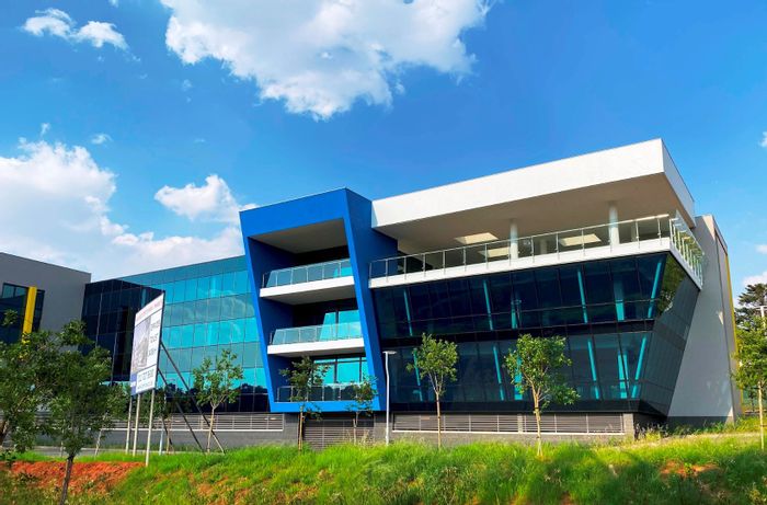 Commercial Office Space To Rent in Bramley with prime exposure and ample amenities.