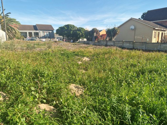 Kleinkrantz For Sale: 361m² vacant land, fenced, close to beaches and amenities.