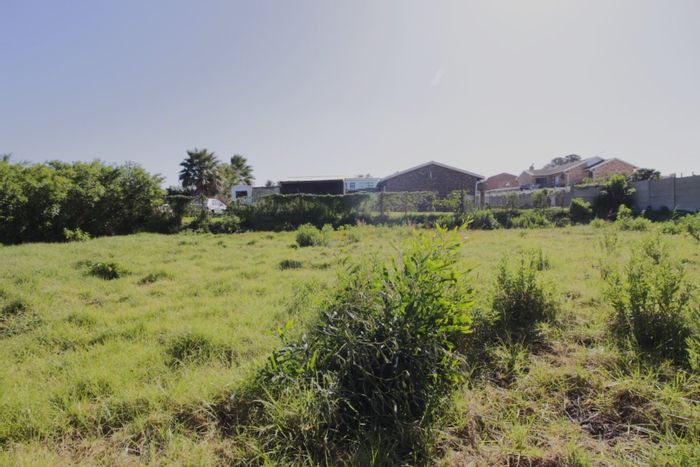 Vacant Land Residential in Noorsekloof For Sale: 840 m² near greenbelt, amenities nearby.