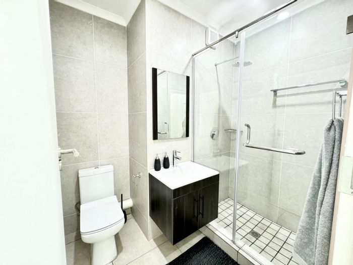For Sale: Apartment in Greenstone Hill with pool, security, and pet-friendly gardens.