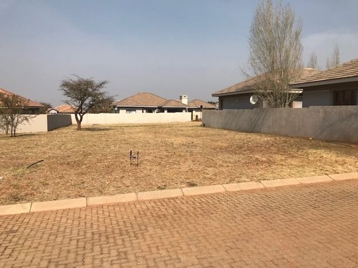Vacant Land Residential in Wilkoppies For Sale, secure complex, 368 m² size.