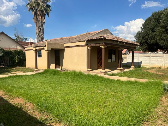 For Sale: House in Ellaton with rental income and multiple living spaces.