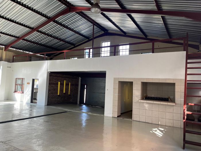 Neserhof Commercial For Sale: 230 m² space, storage, security features included.