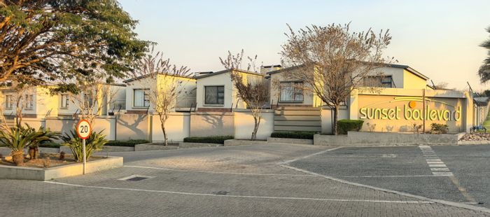 3-Bedroom House in Ben Fleur, To Rent, 24-hour security, close to shopping.
