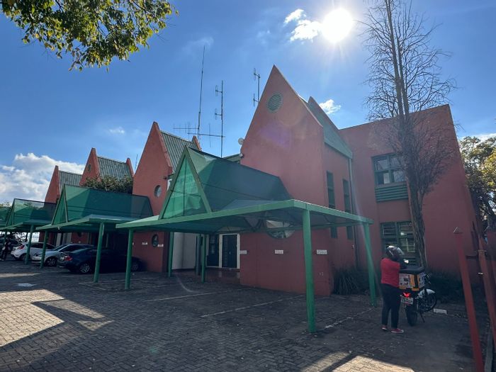 Commercial Office to Rent in Highveld: 124m², prime location, flexible leasing options.