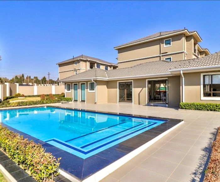 3-Bedroom Apartment To Rent in Broadacres with Pool, Clubhouse, and Backup Power.