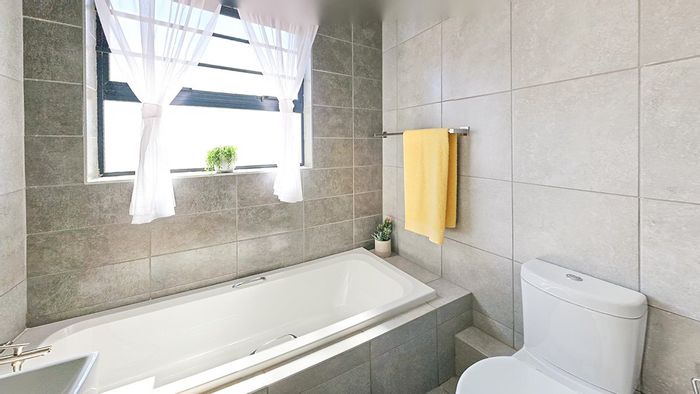 Glen Marais Apartment To Rent: 2 beds, 24-hour security, near amenities, fibre-ready.