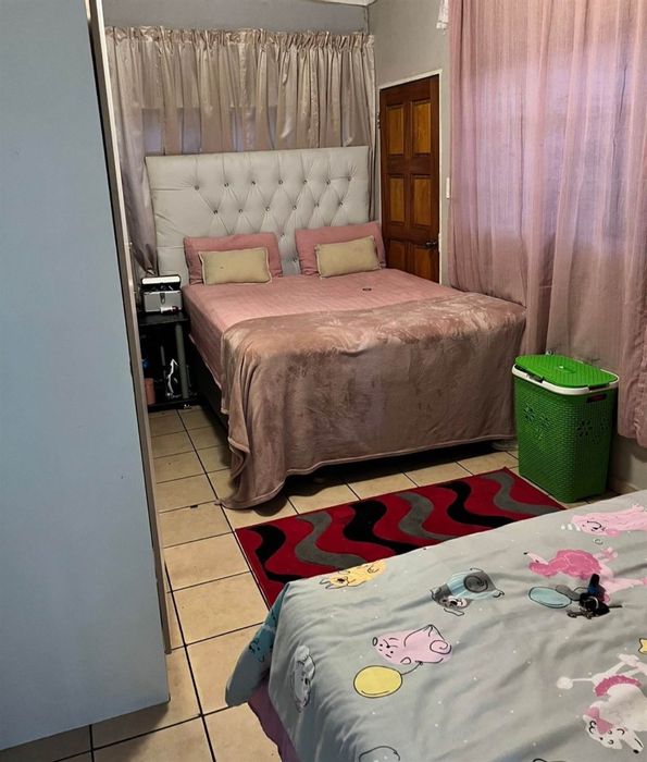 1-Bedroom Apartment in Discovery To Rent: WiFi, covered parking, water included.